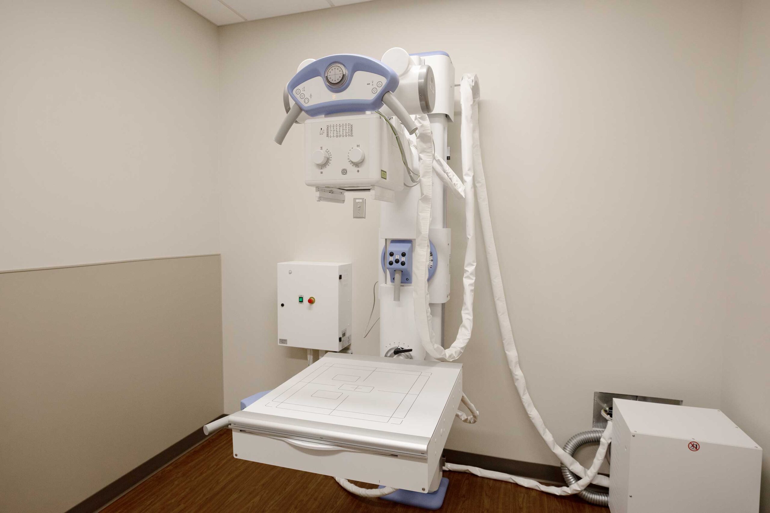 X-ray machine set for horizontal imaging.